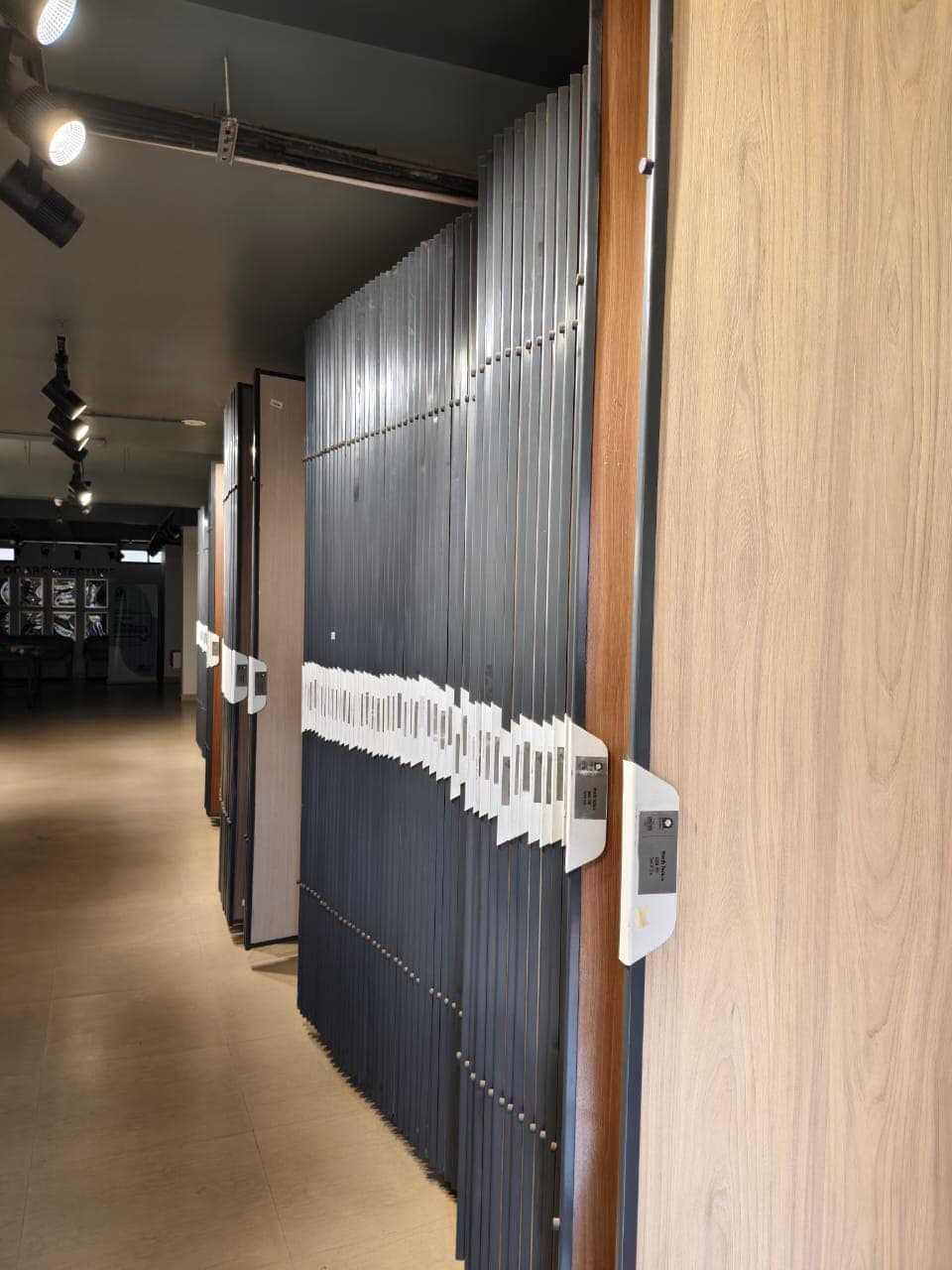 Laminate Sample Aisle