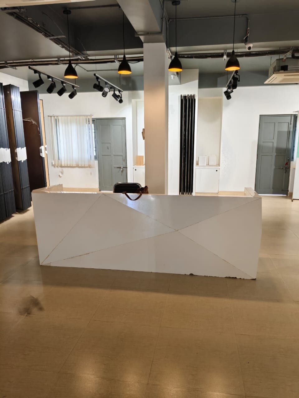 Showroom Reception